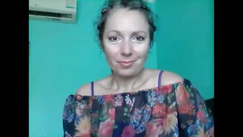 Snapshot of valleriwind chatting on February 2025 02:17:02 AM ValleriWind online show from February 2025 02:17:02 AM