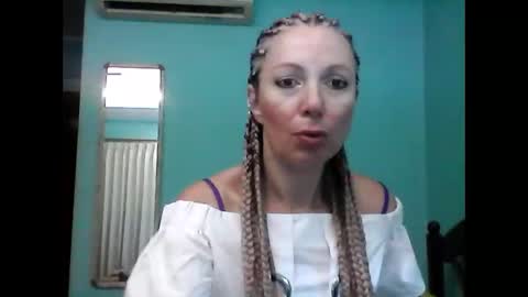 Snapshot of valleriwind chatting on February 2025 10:10:02 PM ValleriWind online show from February 2025 10:10:02 PM