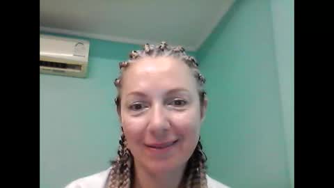 Snapshot of valleriwind chatting on February 2025 09:22:01 PM ValleriWind online show from February 2025 09:22:01 PM