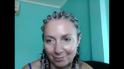 Snapshot of valleriwind chatting on February 2025 08:10:01 AM ValleriWind online show from February 2025 08:10:01 AM