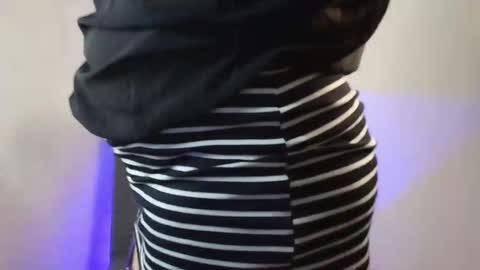 Vallery16 online show from November 2025 11:43:02 AM