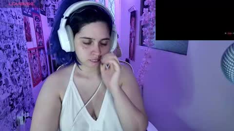 Im Violet online show from September 2025 03:28:01 AM