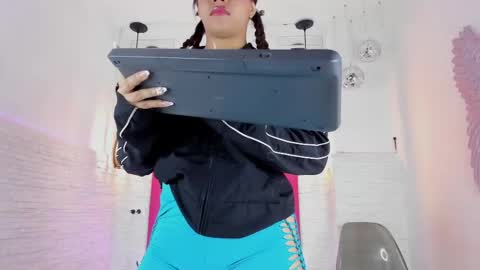 Vallolet Peach  online show from February 2025 11:14:02 AM