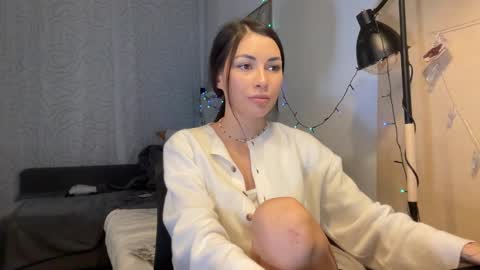 Little Devil online show from February 2025 06:12:01 PM