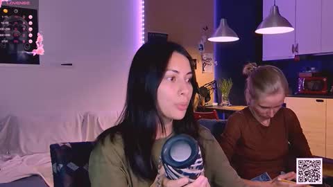 Little Devil online show from September 2025 10:43:01 PM