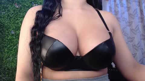 valquiria_sirgun online show from September 2025 09:34:02 AM