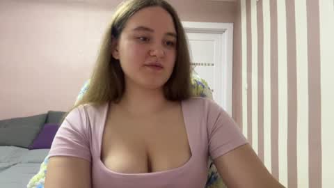 Snapshot of valvet_sky chatting on July 2026 10:48:01 PM Lily online show from July 2026 10:48:01 PM