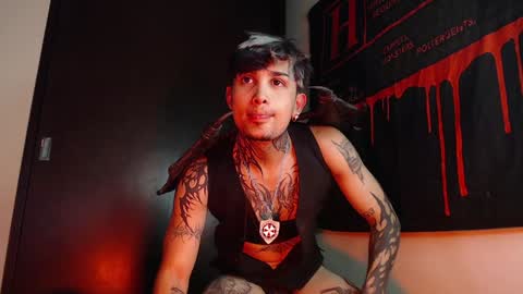 david guzman i model independenthelp me with a thumbs up online show from January 2025 12:36:02 AM