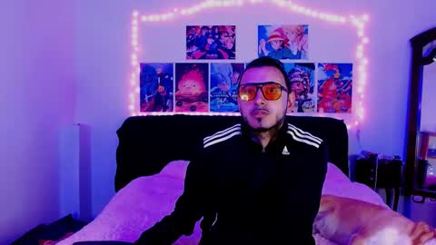 vanderheyl online show from February 2025 03:02:01 AM