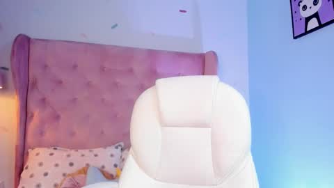 vanelope_evans_ online show from November 2025 01:00:01 PM