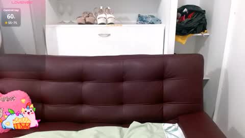 VANESA online show from October 2025 01:42:02 PM