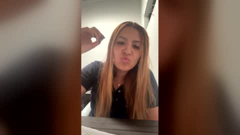 Vanessa online show from December 2025 07:21:02 PM