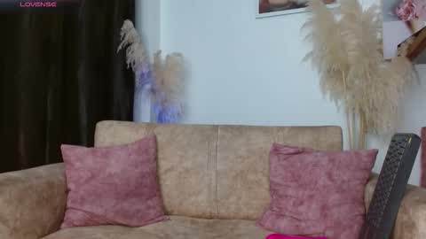 VANESSA BRETT online show from February 2026 04:52:01 AM