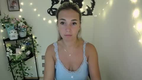 Snapshot of vanessa_joy_ chatting on July 2026 08:54:01 AM Vanessa online show from July 2026 08:54:01 AM