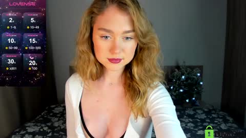 Vanessa Maes online show from December 2024 10:55:01 PM