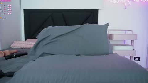 Snapshot of vanessa_suarez chatting on July 2026 02:36:01 AM Vanessa online show from July 2026 02:36:01 AM