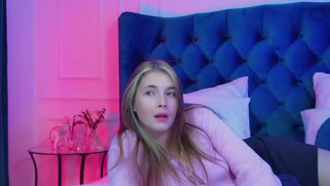 Vanessa online show from May 2026 07:19:02 PM