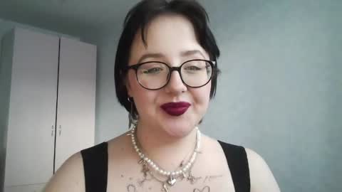Snapshot of vanessashadow chatting on April 2026 02:37:01 PM vanessashadow online show from April 2026 02:37:01 PM