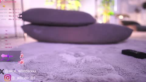 Vanessa Simon online show from February 2025 12:28:01 PM