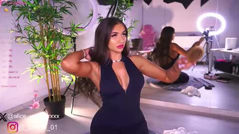 Vanessa Simon online show from February 2025 07:02:01 AM