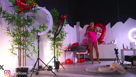 Vanessa Simon online show from February 2025 07:04:02 AM