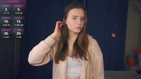 Luna online show from November 2025 06:18:02 PM