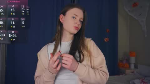 Luna online show from November 2025 06:52:01 PM