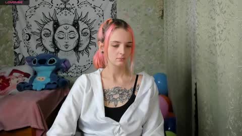 Snapshot of vanilla_arya chatting on December 2024 12:07:02 PM Adelina online show from December 2024 12:07:02 PM