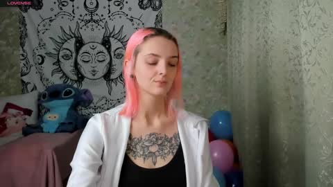 Snapshot of vanilla_arya chatting on December 2024 12:56:02 PM Adelina online show from December 2024 12:56:02 PM