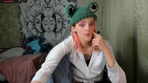 Snapshot of vanilla_arya chatting on January 2025 10:02:01 PM Adelina online show from January 2025 10:02:01 PM