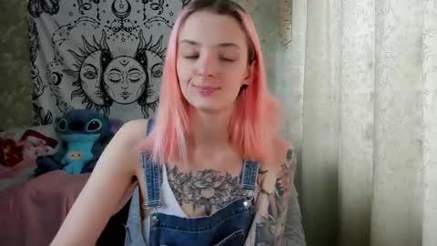 Snapshot of vanilla_arya chatting on February 2025 07:40:02 AM Adelina online show from February 2025 07:40:02 AM