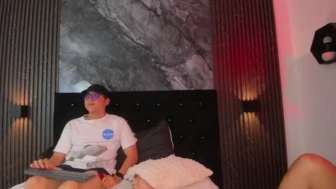 vanilla_hot_ online show from February 2025 04:35:01 PM