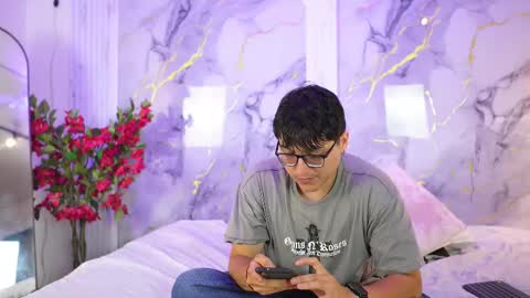 vanilla_hot_ online show from October 2025 07:34:01 PM