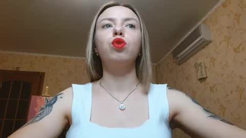 VanillaMuffin online show from November 2025 01:33:02 PM