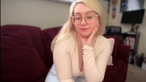 vanillapuddingpie online show from March 2025 05:43:02 PM