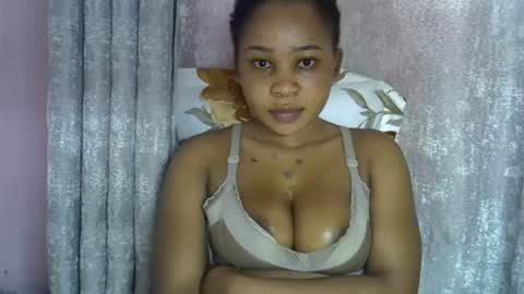 Snapshot of vanillavenus chatting on July 2026 12:00:01 PM vanillavenus online show from July 2026 12:00:01 PM