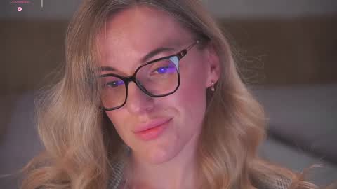 Sophie online show from April 2026 10:41:02 PM