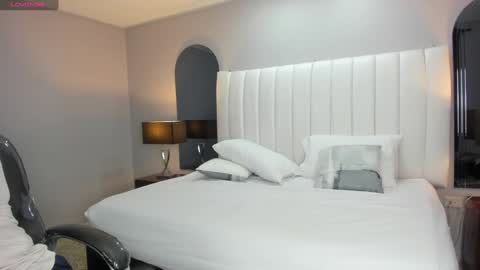 Snapshot of vanitysex chatting on December 2024 11:33:02 AM Karine online show from December 2024 11:33:02 AM