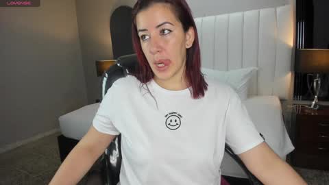 Snapshot of vanitysex chatting on February 2025 11:32:02 AM Karine online show from February 2025 11:32:02 AM