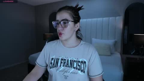 Snapshot of vanitysex chatting on September 2025 11:32:02 AM Karine online show from September 2025 11:32:02 AM