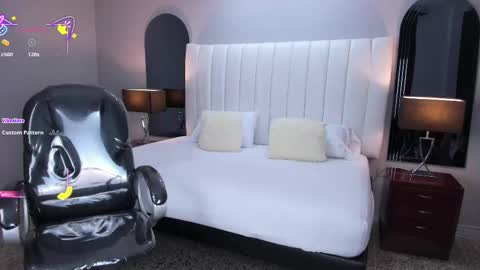 Snapshot of vanitysex chatting on October 2025 11:43:01 AM Karine online show from October 2025 11:43:01 AM