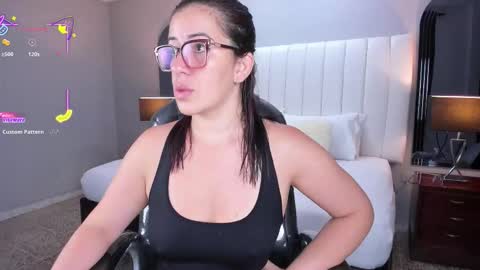 Snapshot of vanitysex chatting on October 2025 11:33:02 AM Karine online show from October 2025 11:33:02 AM