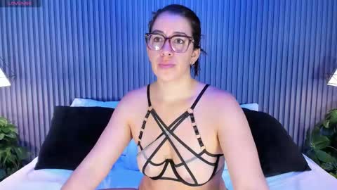 Snapshot of vanitysex chatting on November 2025 11:31:02 AM Karine online show from November 2025 11:31:02 AM