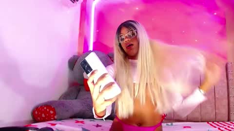 vannesa01 online show from February 2025 07:41:01 PM