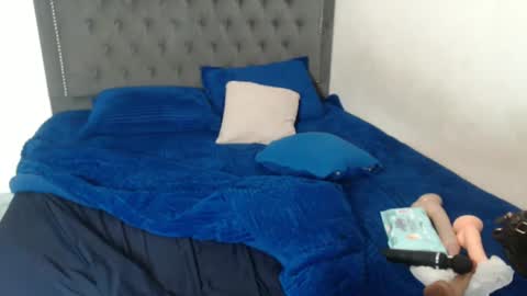 Vannesa online show from December 2024 03:25:01 AM