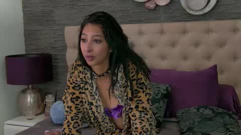 Snapshot of vannyfoxx chatting on November 2025 08:07:01 PM Vanessa online show from November 2025 08:07:01 PM