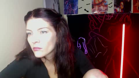 Snapshot of vanrey_ chatting on November 2025 05:34:02 PM Vanessa online show from November 2025 05:34:02 PM