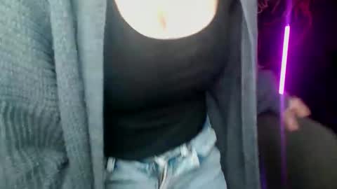 Snapshot of vanrey_ chatting on November 2025 07:01:01 AM Vanessa online show from November 2025 07:01:01 AM