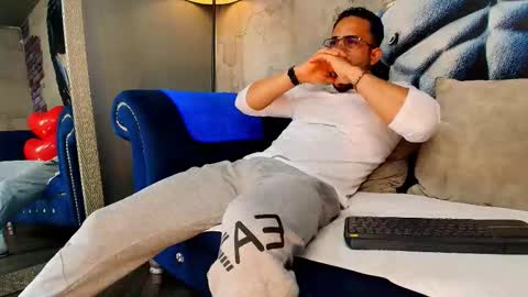 Vans Ross online show from February 2026 07:32:02 PM