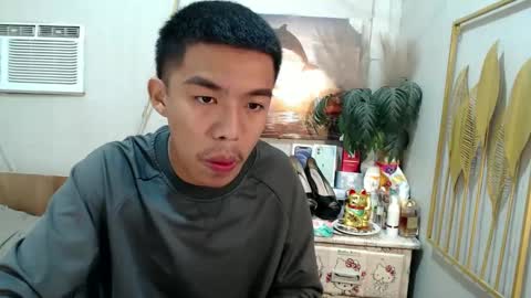 Snapshot of vanxxx2005 chatting on February 2025 05:18:02 PM vanxxx2005 online show from February 2025 05:18:02 PM